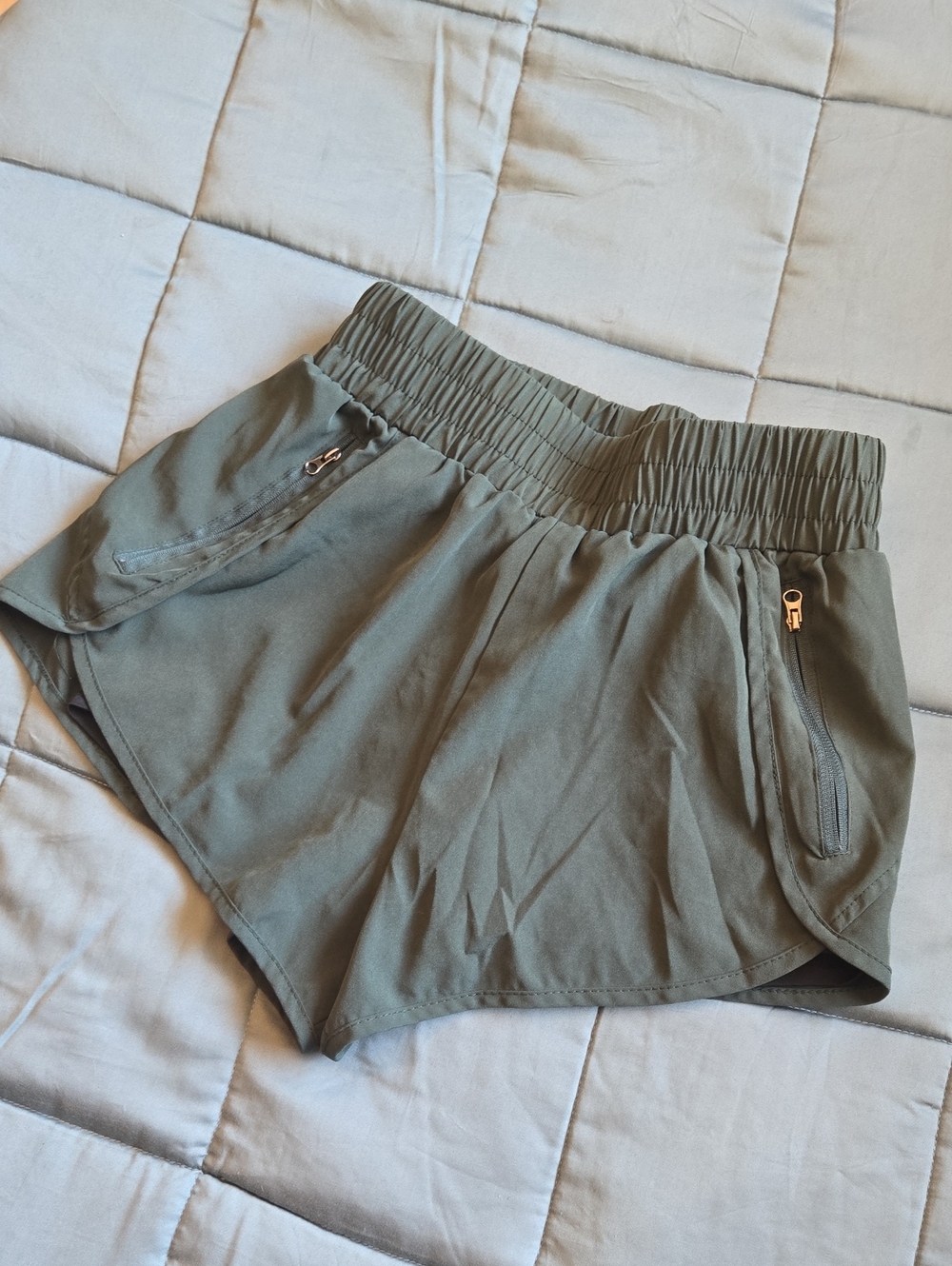 SHEIN Green Running Shorts with Zip Pockets